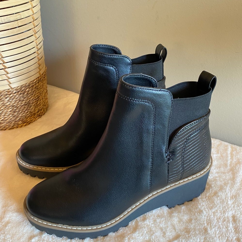 DV Dolce Vita Black Rielle Wedge Ankle Boots - Picture 3 of 9